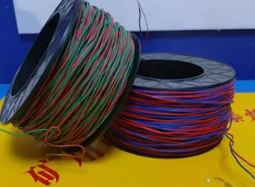 临颍放炮线的主要材质有哪些？不同材质的适用场景有何区别？